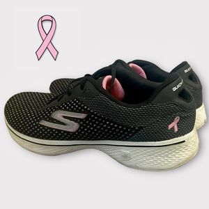 Skechers Sneakers Goga-Max Go-Walk4 Breast Cancer RIBBON Size 8 Black Pink